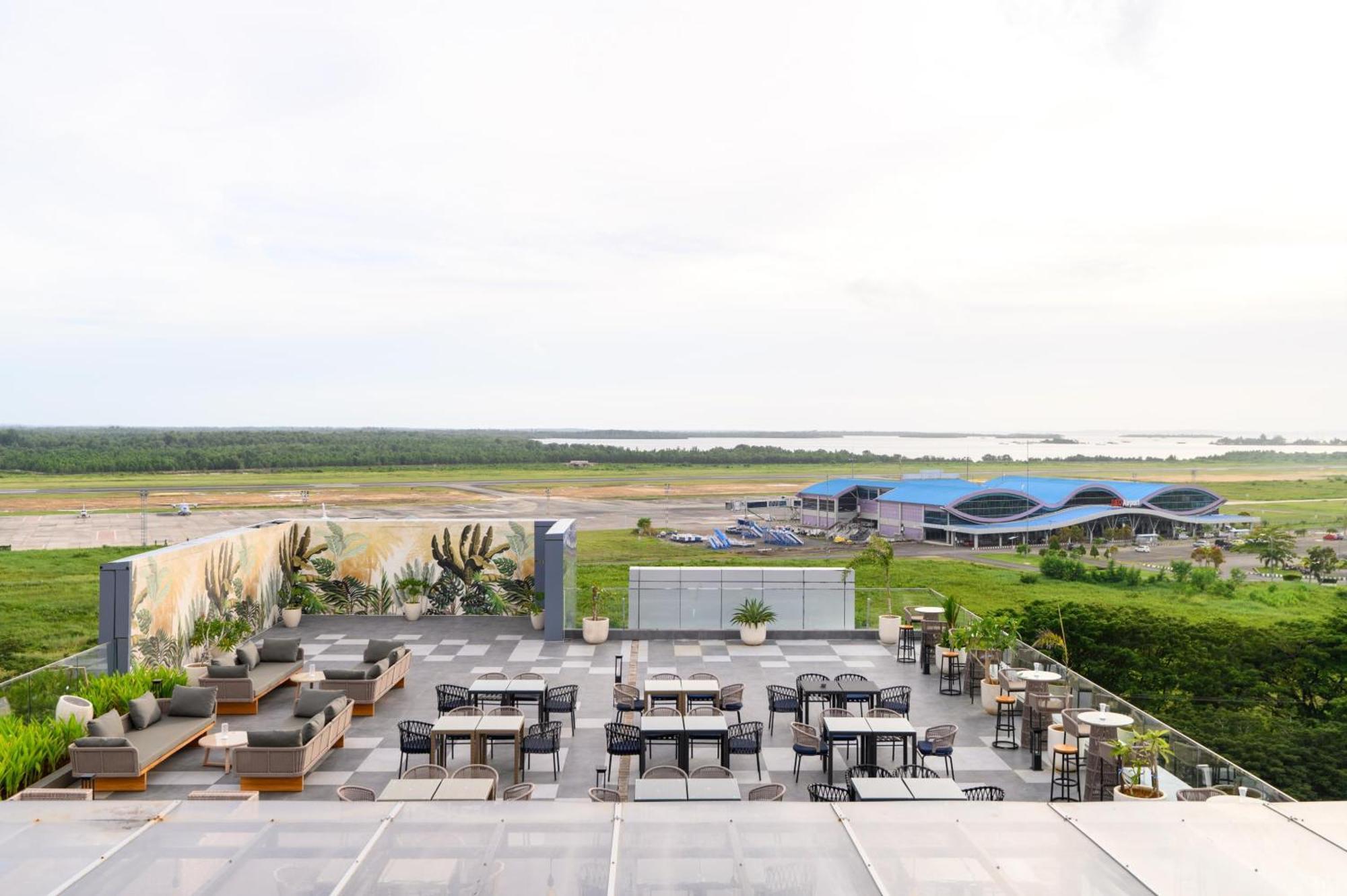 Aston Sorong Hotel & Conference Center Kültér fotó