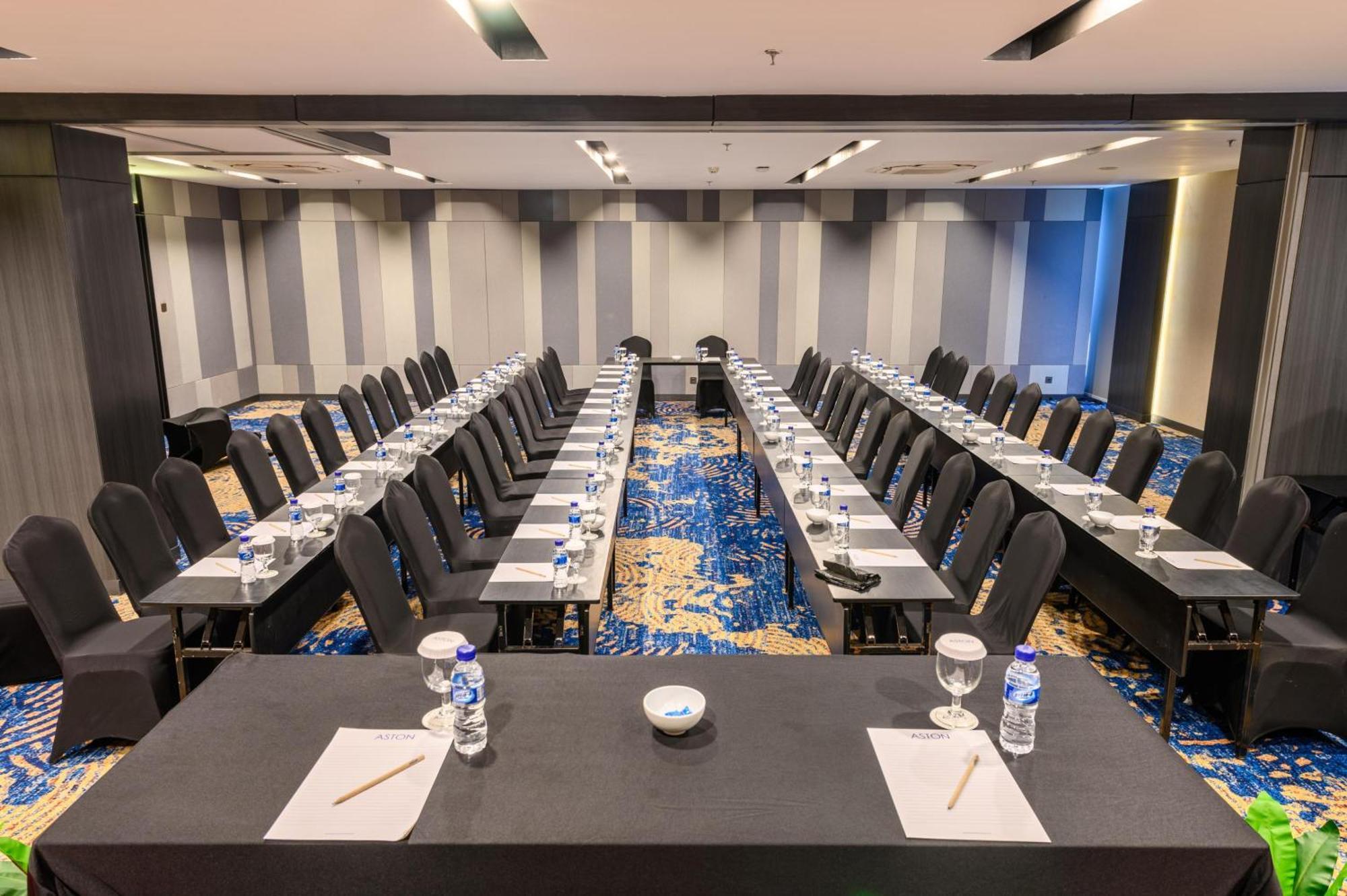 Aston Sorong Hotel & Conference Center Kültér fotó
