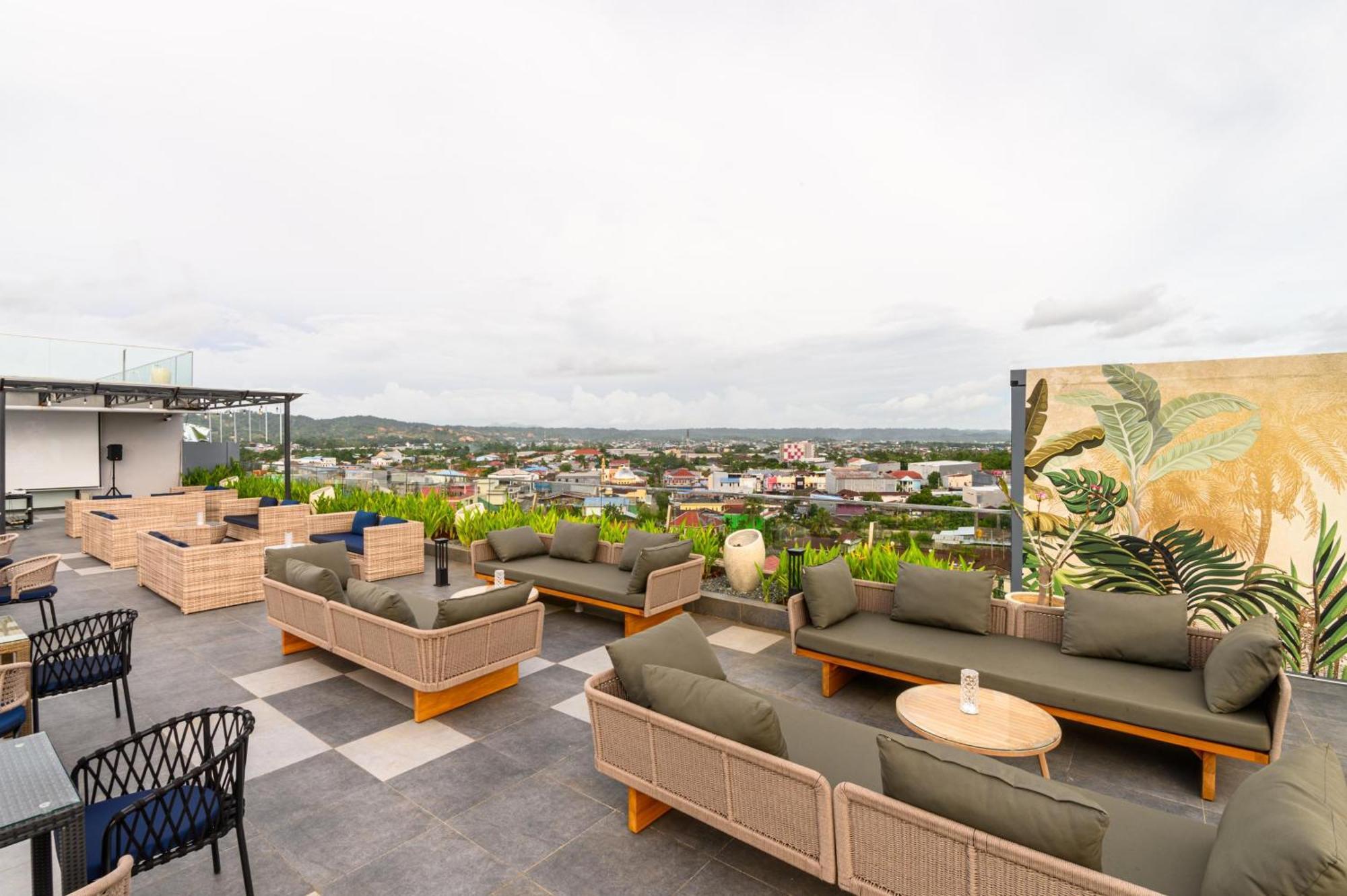 Aston Sorong Hotel & Conference Center Kültér fotó
