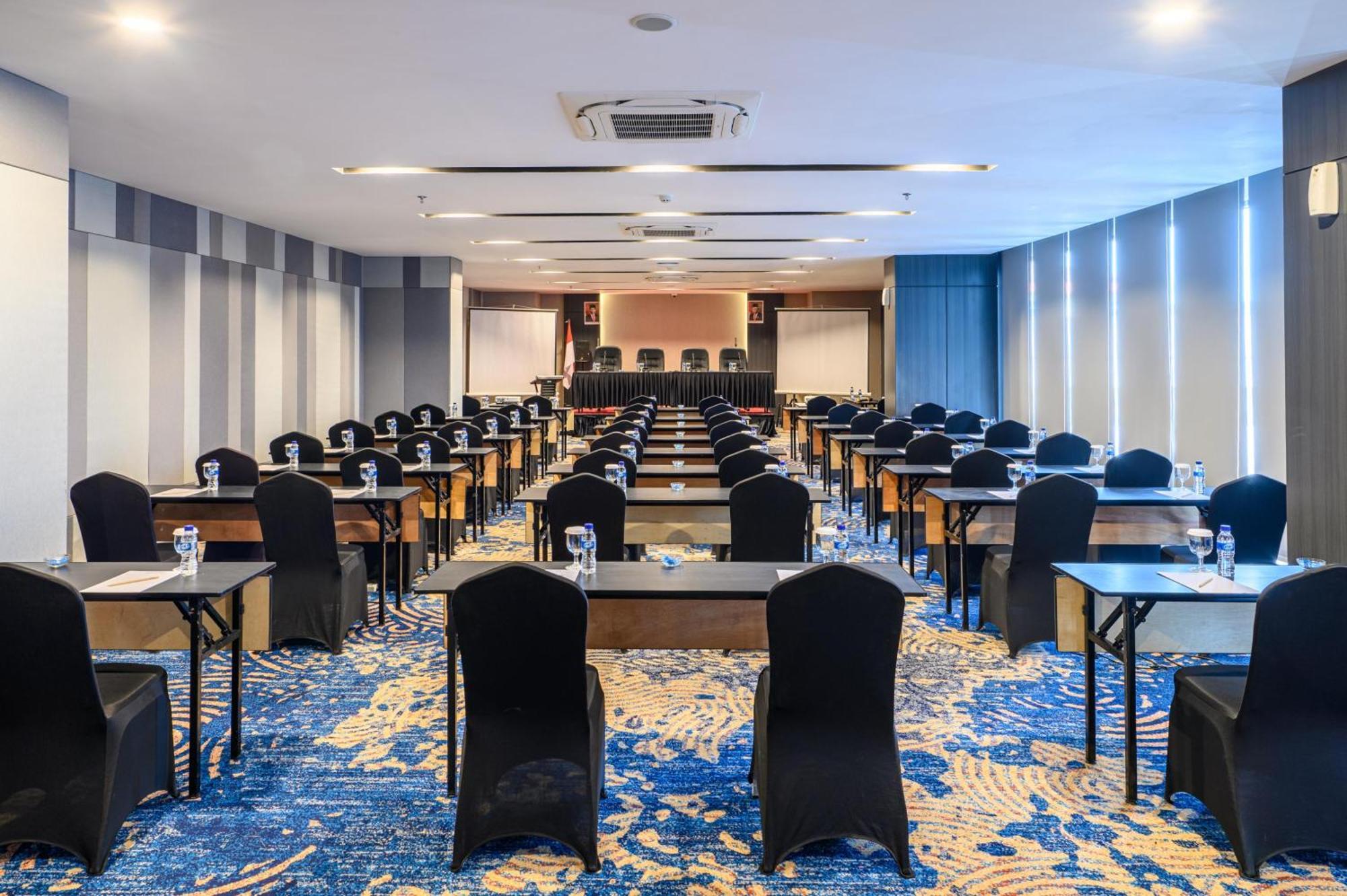 Aston Sorong Hotel & Conference Center Kültér fotó